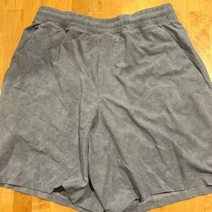 Lululemon 7in shorts